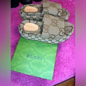 Gucci Angelina Neutral GG Platform Slides Sandals Size 37 Shoes
